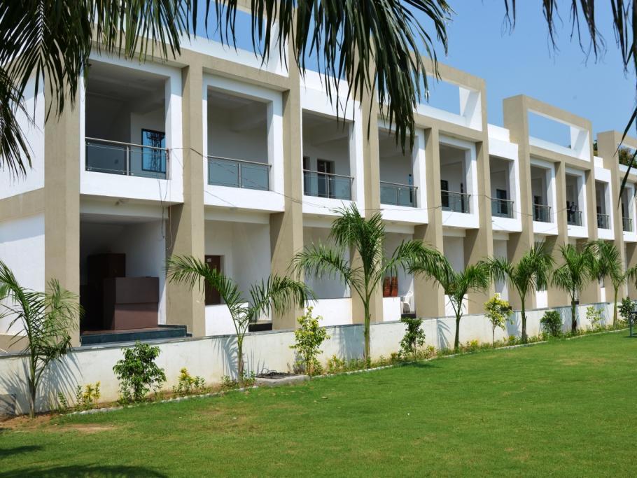 Banyan Paradise Resort Vadodara Exterior photo